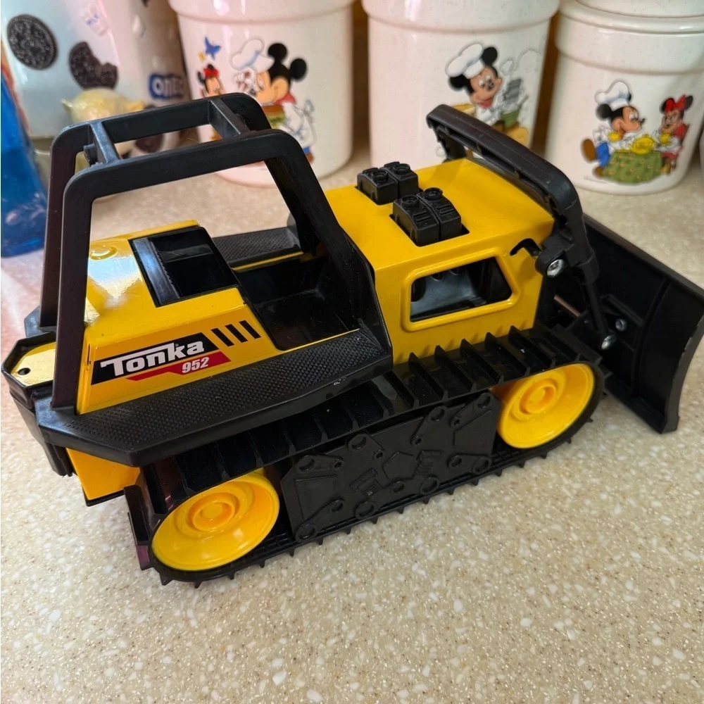 Tonka Black and Yellow Bulldozer Toy 2020